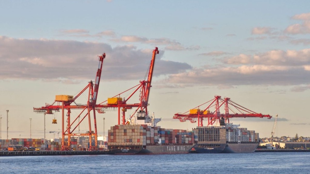 ترانشیپ چیست و چه مزایا/ریسک‌ هایی دارد؟