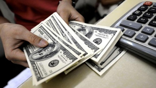 اتابک: سیاستهای ارزی فعلی مانع ارزآوری کشور شدهاند